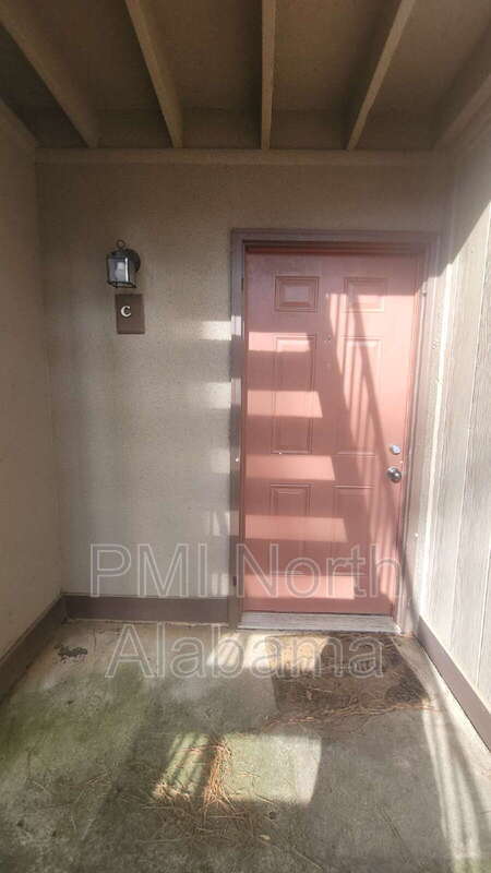 Foto del edificio - 906 Candlewood Dr NW