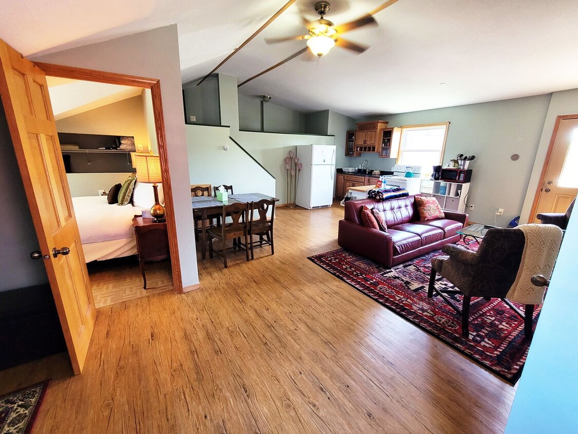 1601 Baxter Ave Unit Apartment above Garage/ 2, Superior, WI 54880