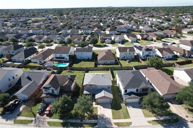 Building Photo - 29303 Legends Hill Dr