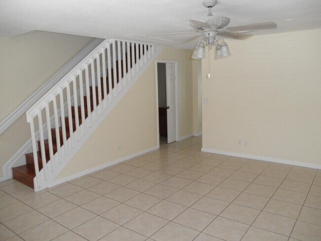 Foto del edificio - 876 Summit Lake Dr