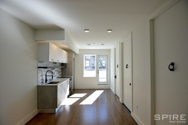 Foto del edificio - 808 Saint Johns Pl