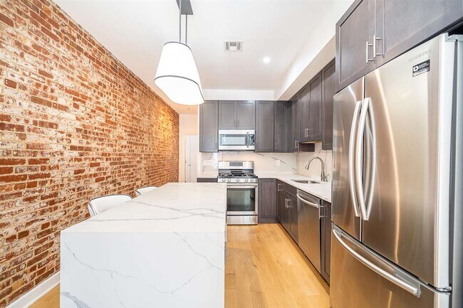 Foto del edificio - 230 Willow Ave
