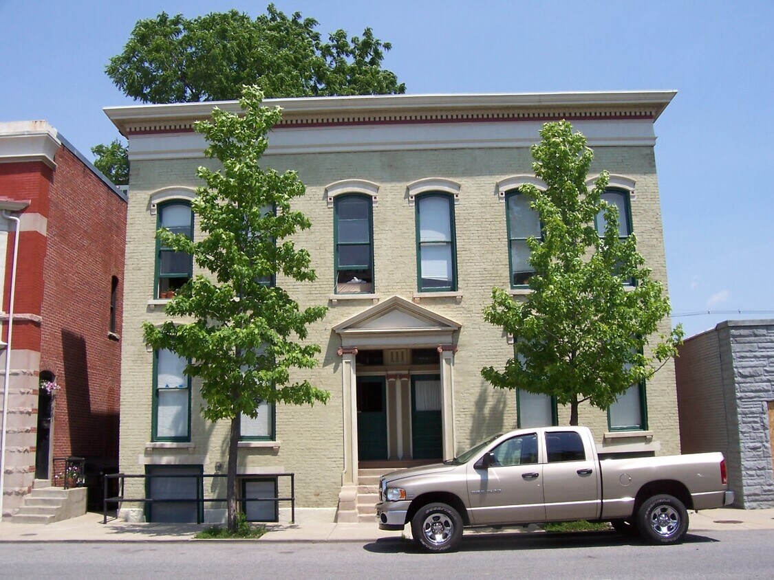 Building Photo - 612 Columbia St