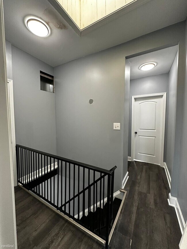 Building Photo - 3 br, 1.5 bath House - 722 N Mount St Apt 2