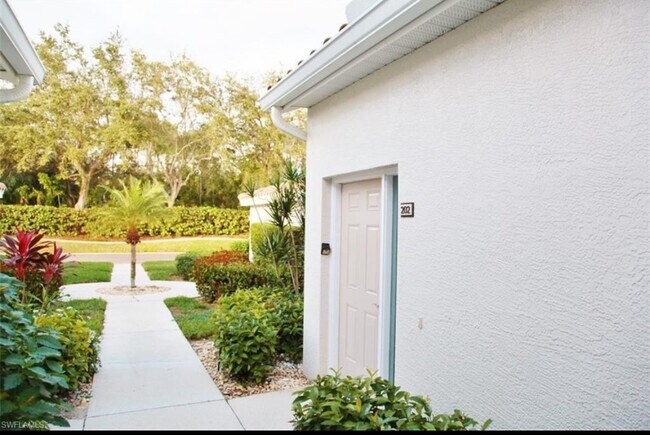 Front entrance - 6910 Satinleaf Rd N