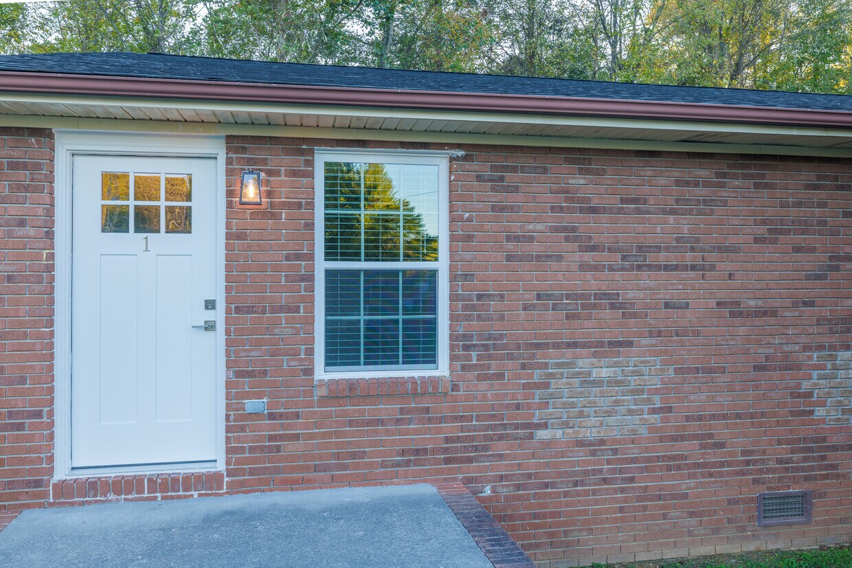 800 Rolling Hills Dr Unit 1, Johnson City, TN 37604 Condo for Rent in