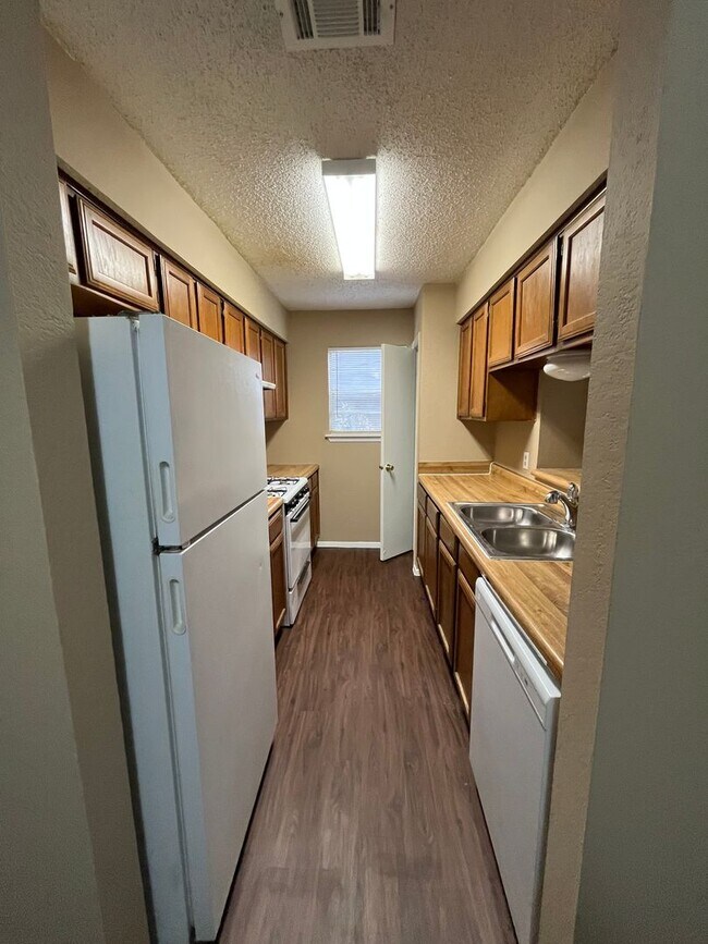 Foto del edificio - 806 Sirocco Dr