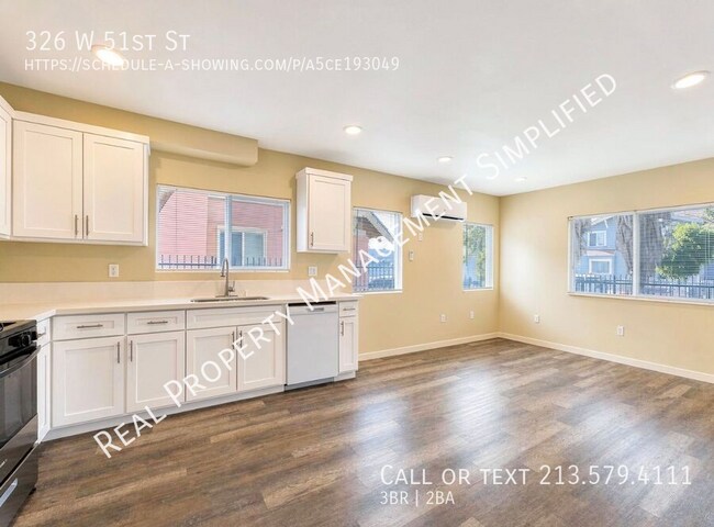Foto del edificio - 326 W 51st St
