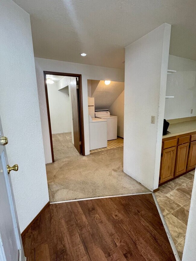 Foto del edificio - 3 Bedroom Property Close To WWU and Happy ...