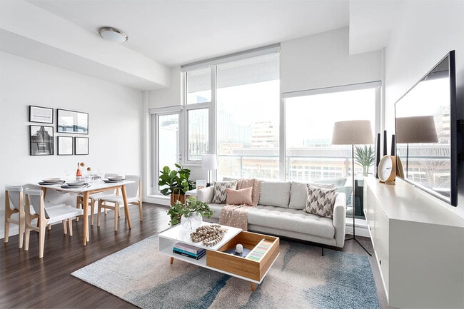 Building Photo - The MacLaren