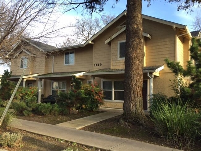 Foto del edificio - 1149 W 3rd St