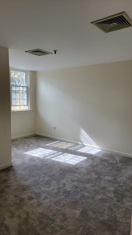 Foto del edificio - 996 East St