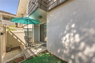 Building Photo - 714 Oakmont Ave