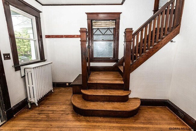 Foto del edificio - 651 Morris St