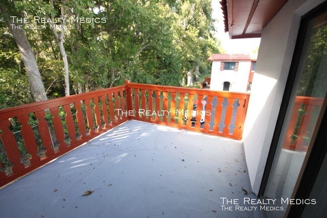Foto del edificio - 2084 Oak Meadow Cir