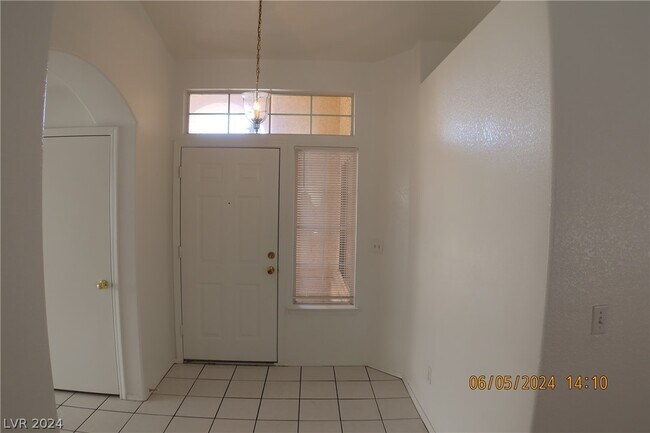 Building Photo - 1621 Blanco Dr