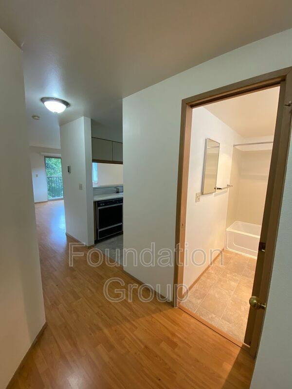 Foto del edificio - 745 Summit Ave E
