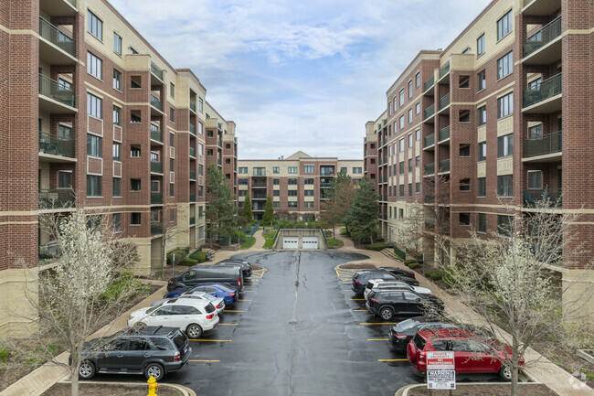 Foto del edificio - Village Center Condos