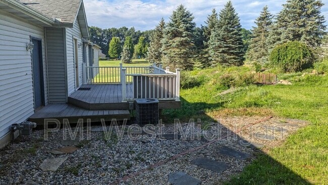 Building Photo - 8200 Tipperary Trail SE