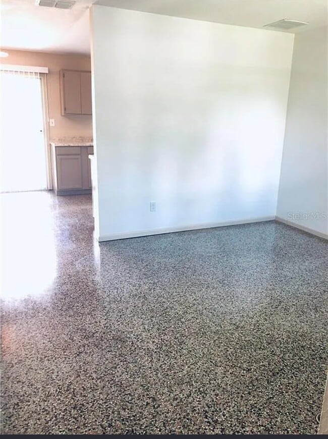 Foto del edificio - 5807 Colchester Dr