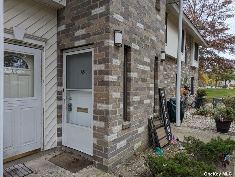 6 Aspen Ct, Coram, NY 11727 Room for Rent in Coram, NY