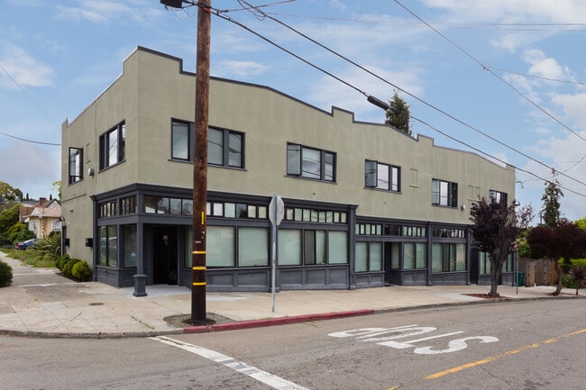 Building Photo - 2800 Madera Ave