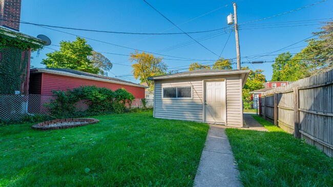 Building Photo - 8148 Highland Pl