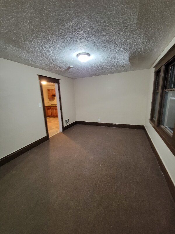Building Photo - 132 Ivanhoe Rd