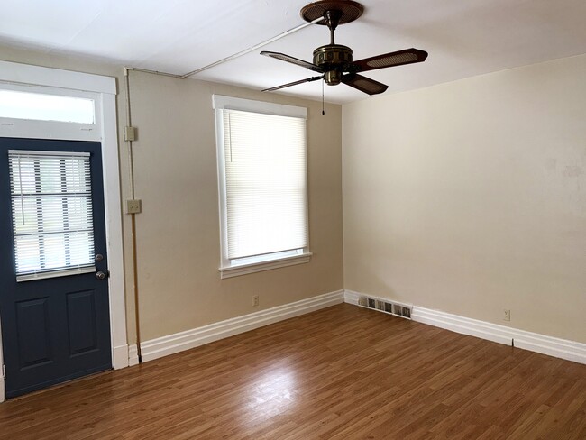 Building Photo - 507 N 7th St