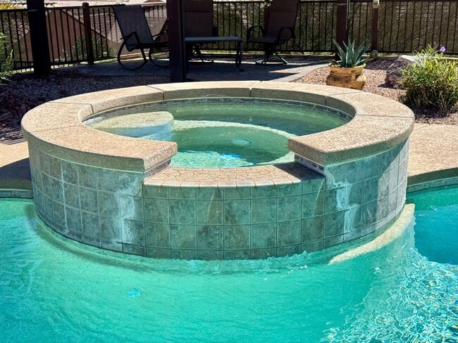 Jacuzzi con cascada - 1582 Smoke Signal Ct