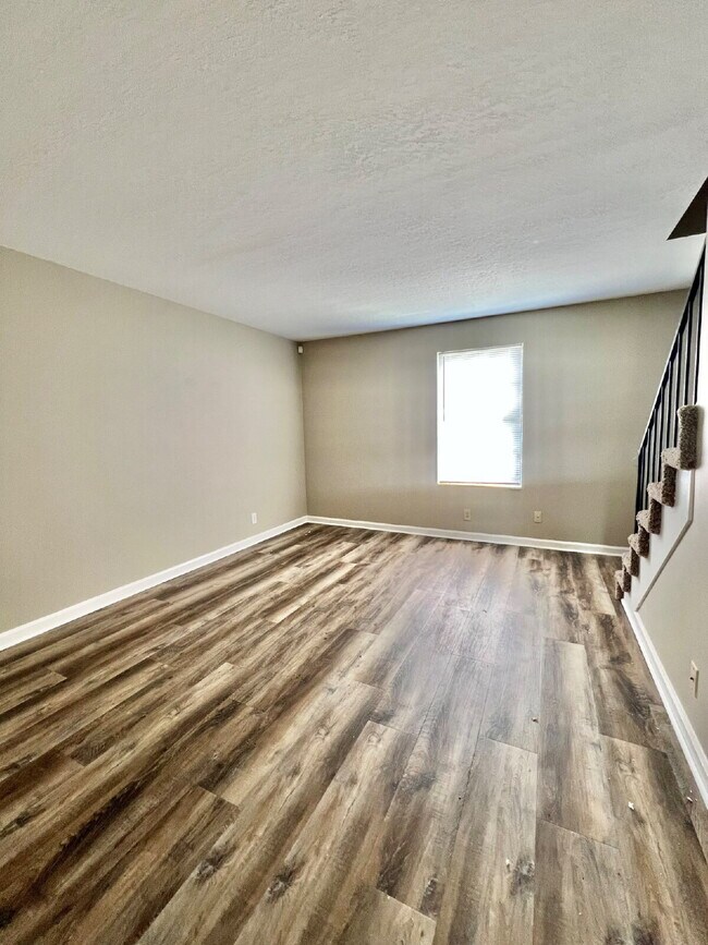 Foto del edificio - 355 PEABODY DRIVE UNIT 6