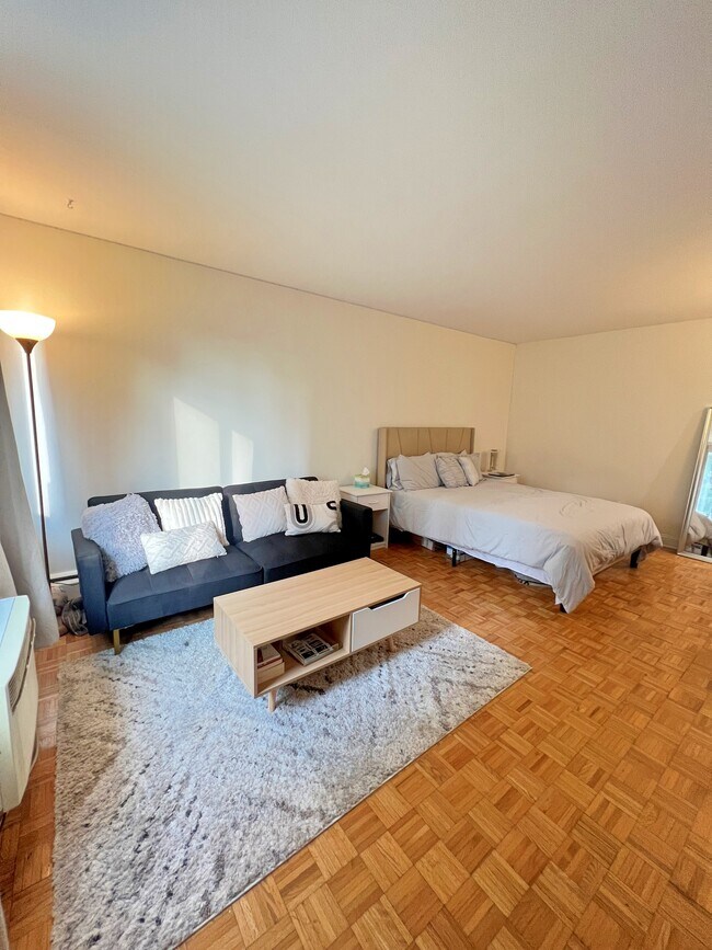 Foto del edificio - 539 W Stratford Pl