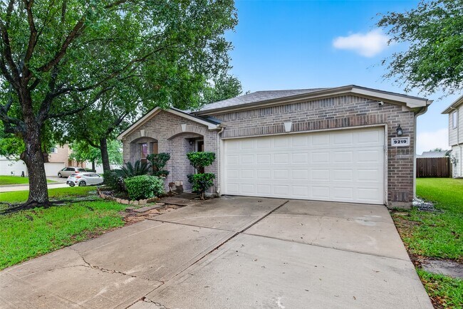 Foto del edificio - 9219 Pinderfield Ct