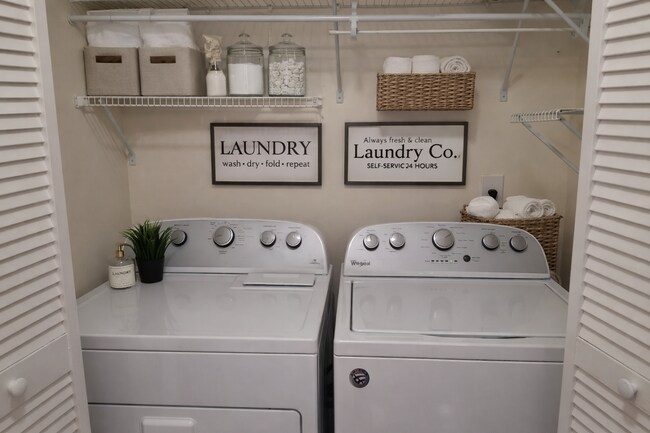 Foto del edificio - Beautiful Winter Park 2/2 Condo on the first floor x Rent in front of Full Sail !