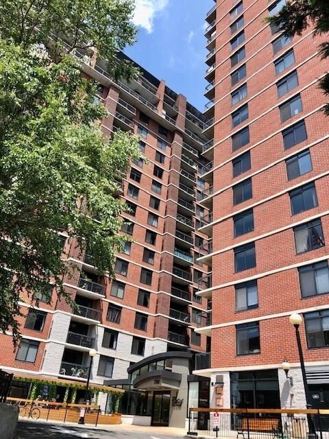 Building Photo - 700 1st St