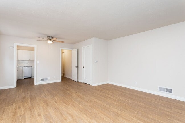 Building Photo - Charming Northeast Portland Duplex