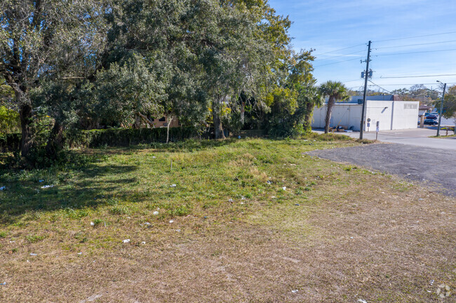 Building Photo - Village View Apartments