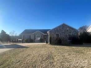 Building Photo - 1444 Farmington Hills Dr