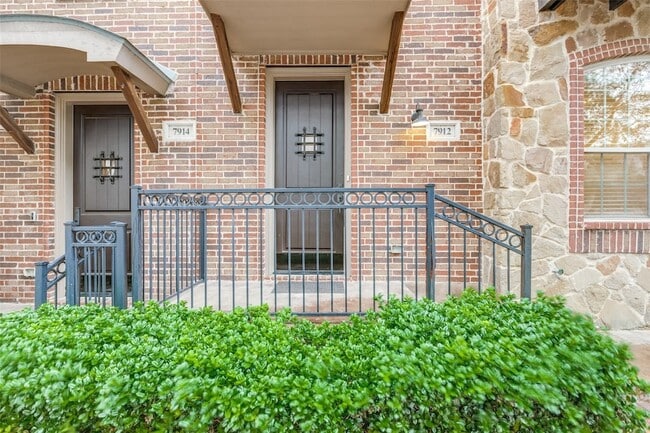 Photo - 7912 Bishop Rd Townhome