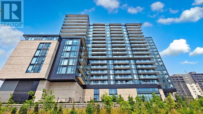 Photo du bâtiment - 86-486 Dundas St E