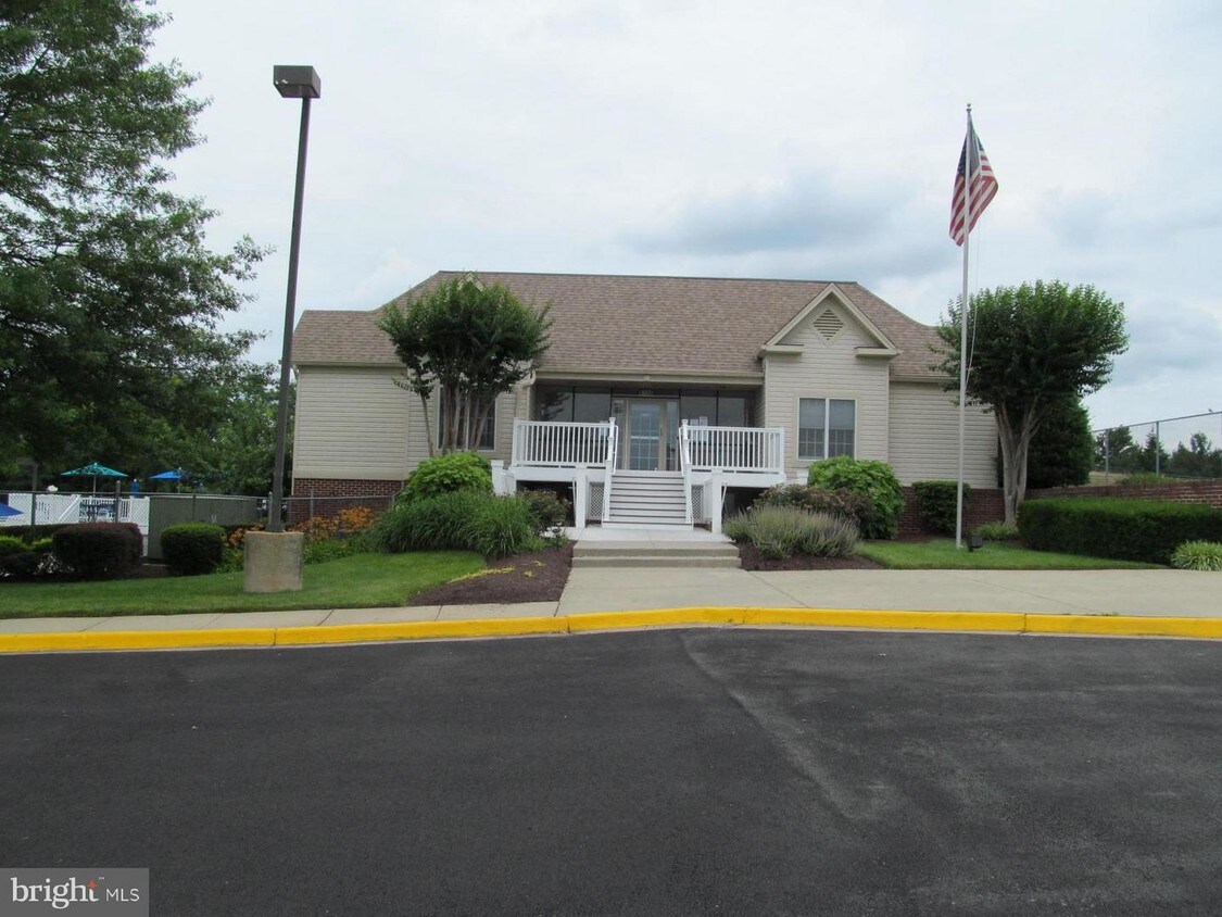 6922E Mary Caroline Cir Unit E, Alexandria, VA 22310 Condo for Rent