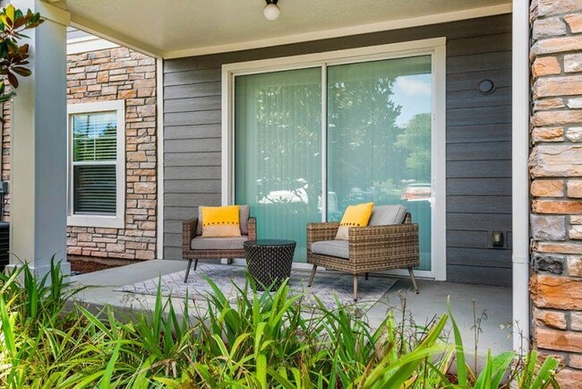 B2A - 2HAB, 2BA - 1,091 ft² - Patio - Regatta at Universal