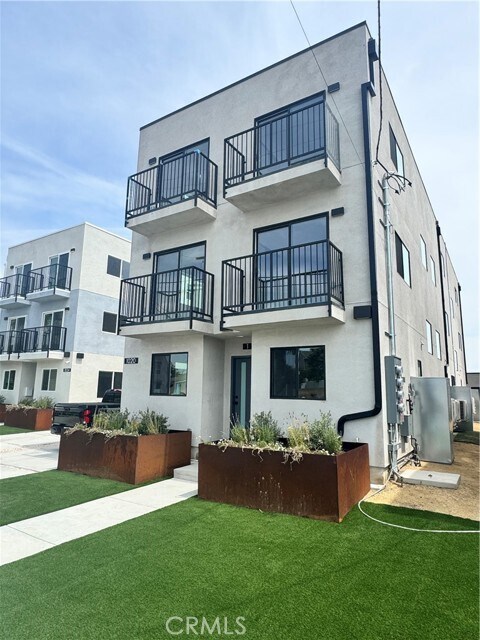Building Photo - 1020 N Pioneer Ave