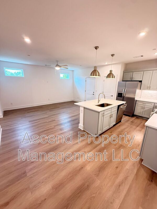 Building Photo - 100 Leggo Ave
