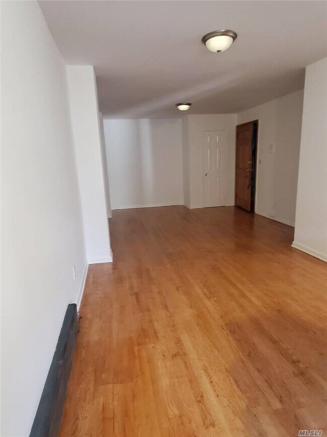 Foto del edificio - 111-20 42nd Ave