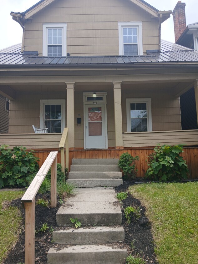 Building Photo - 493 E Maynard Ave