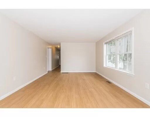 Building Photo - 85 Kenberma Rd
