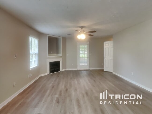 Building Photo - 484 Cathedral Dr