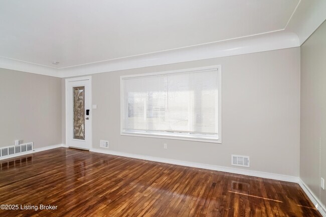 Foto del edificio - 4203 Quiet Way
