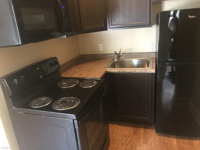 Building Photo - 1 br, 1 bath  - 2123 N College Ave 5